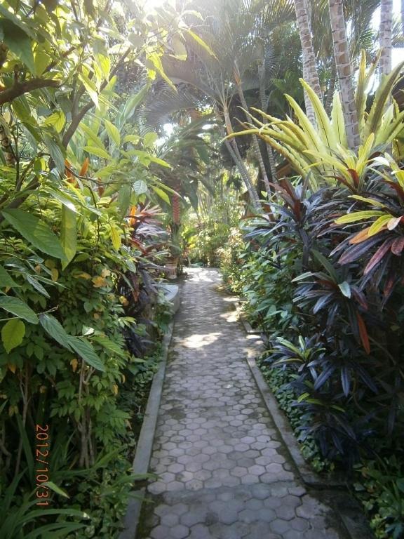 Adus Beach Inn Legian Dış mekan fotoğraf
