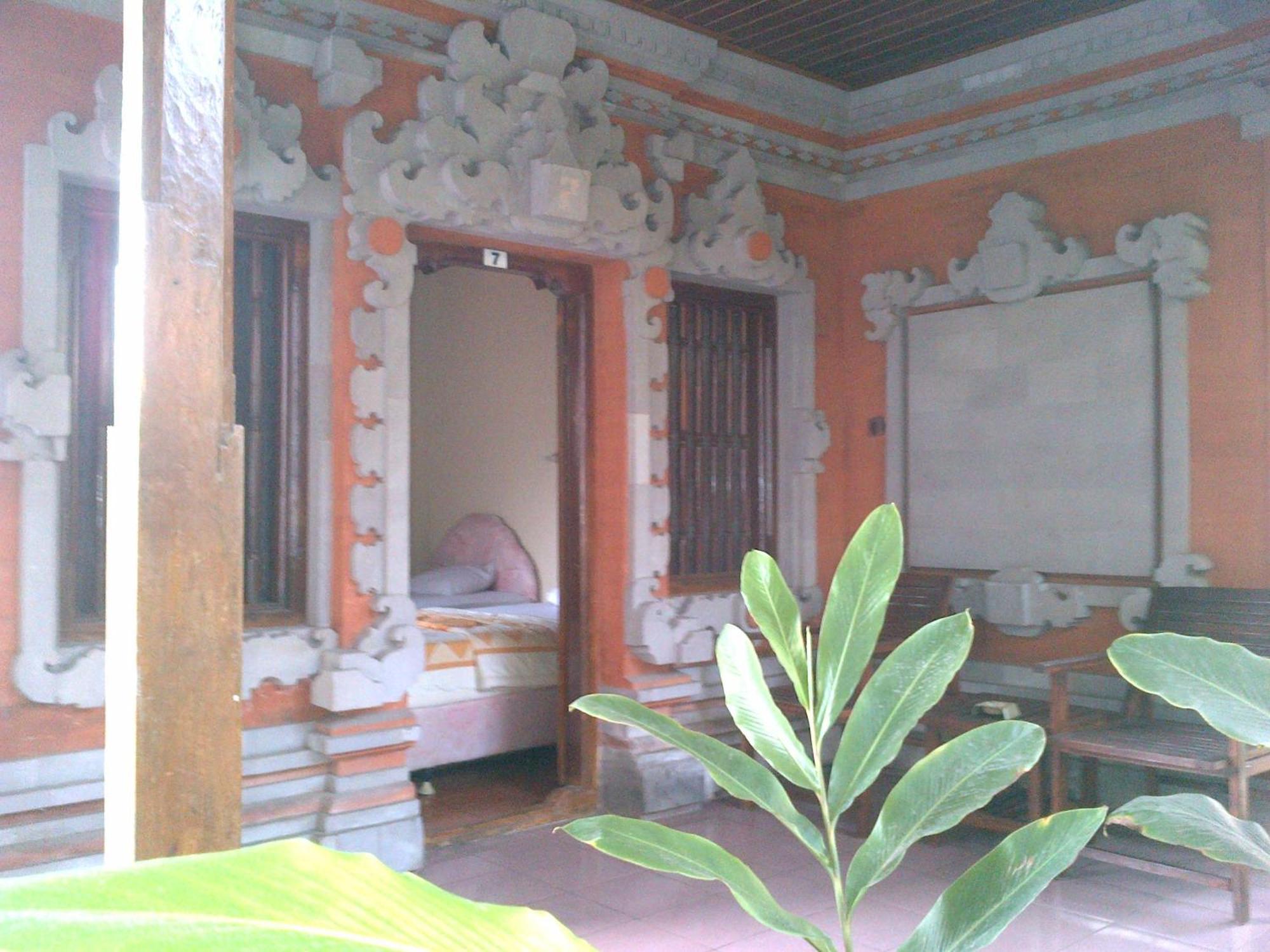Adus Beach Inn Legian Dış mekan fotoğraf
