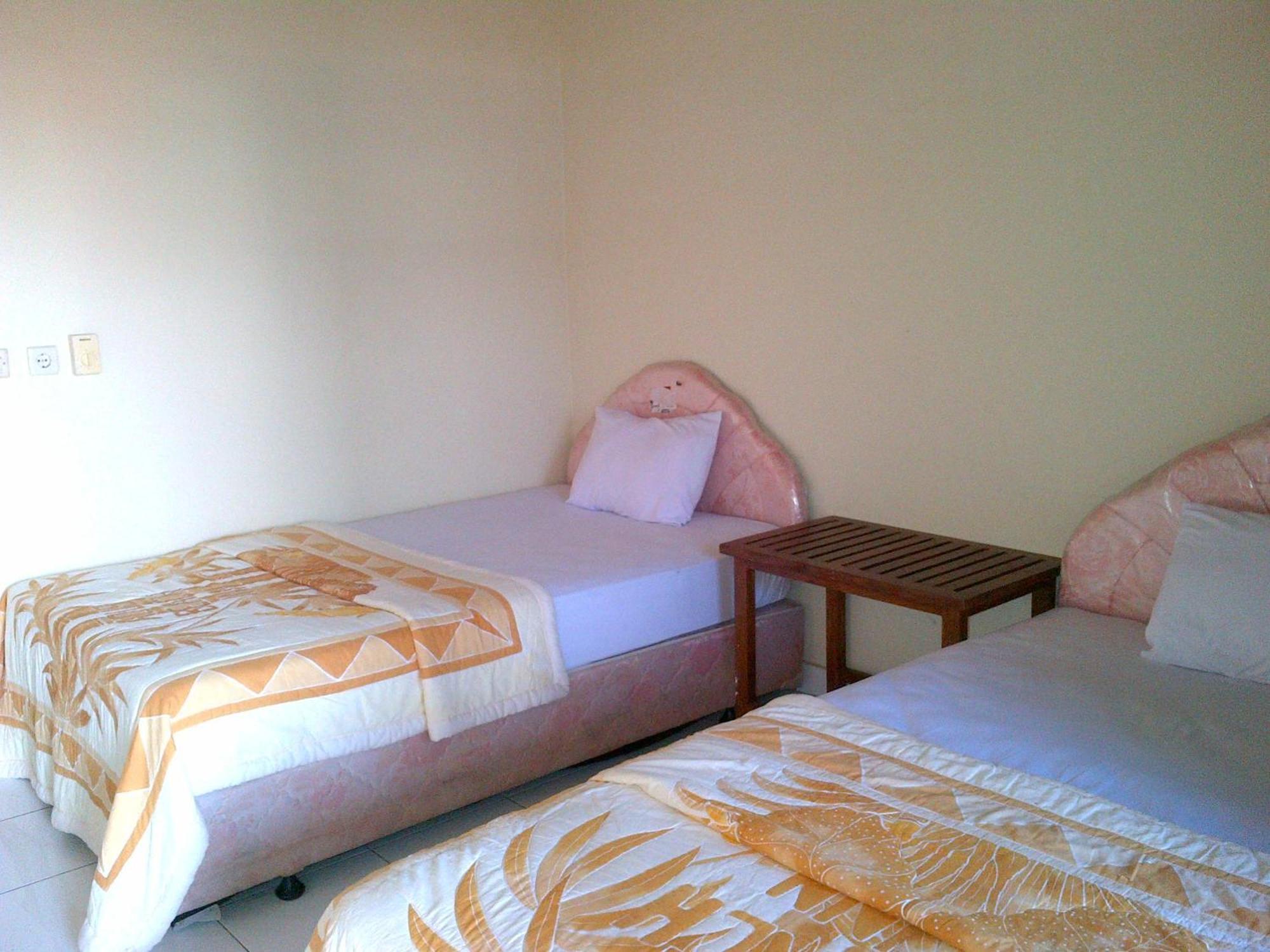Adus Beach Inn Legian Dış mekan fotoğraf