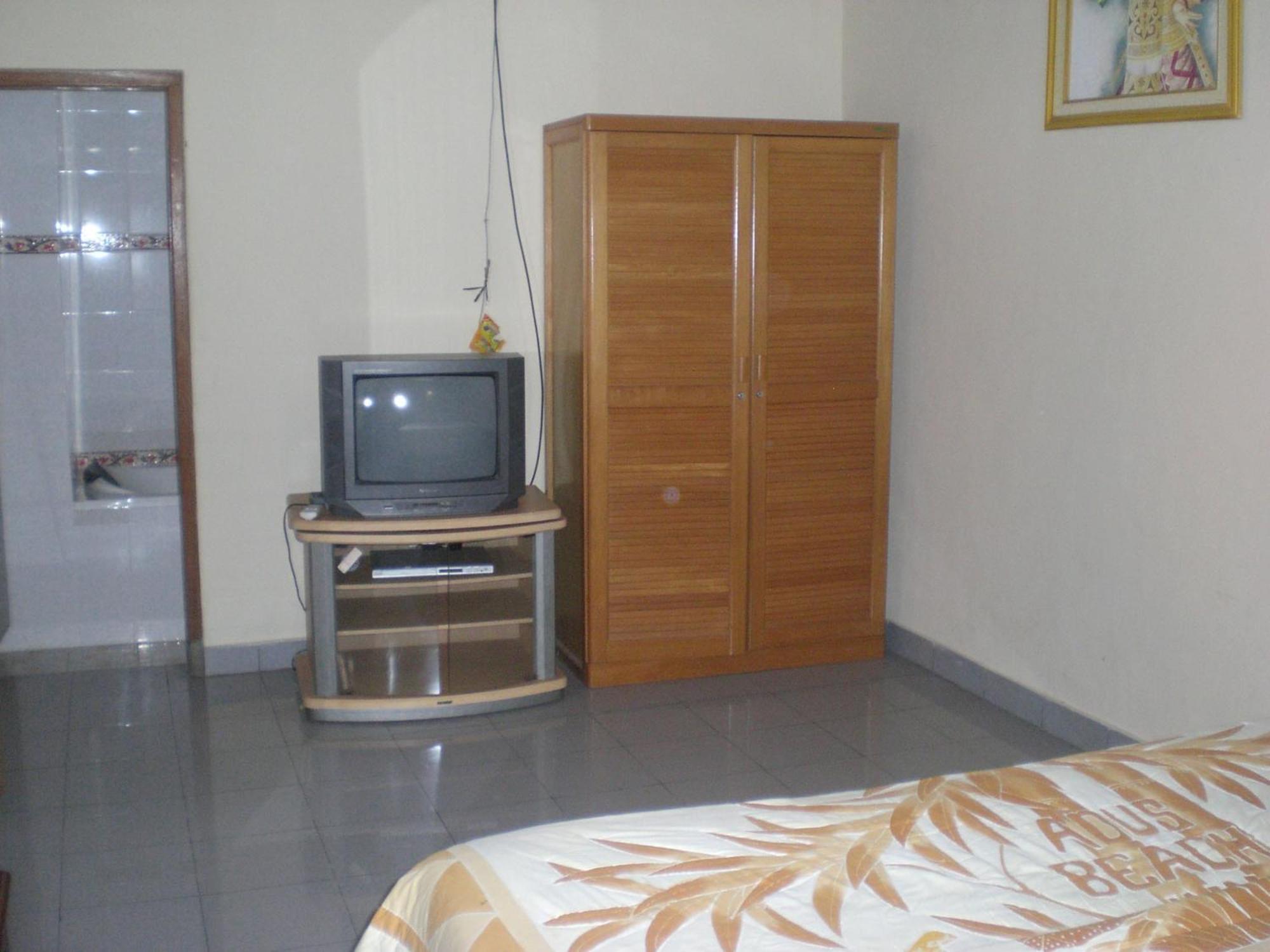Adus Beach Inn Legian Dış mekan fotoğraf
