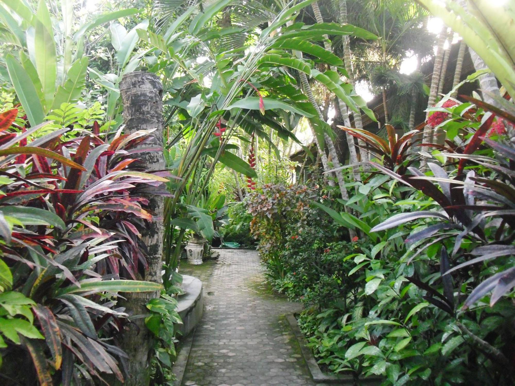 Adus Beach Inn Legian Dış mekan fotoğraf
