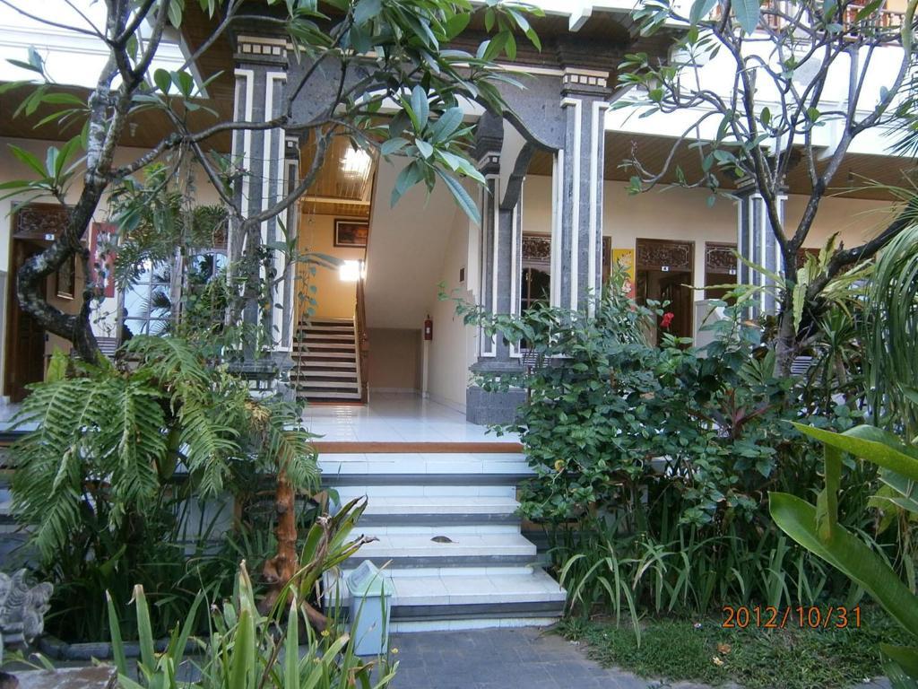 Adus Beach Inn Legian Dış mekan fotoğraf
